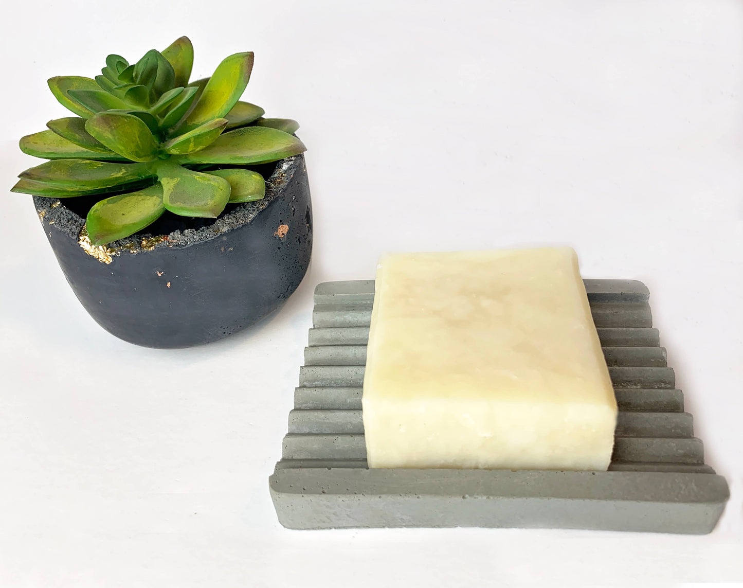 Handmade Concrete Soap Dish: Ridged