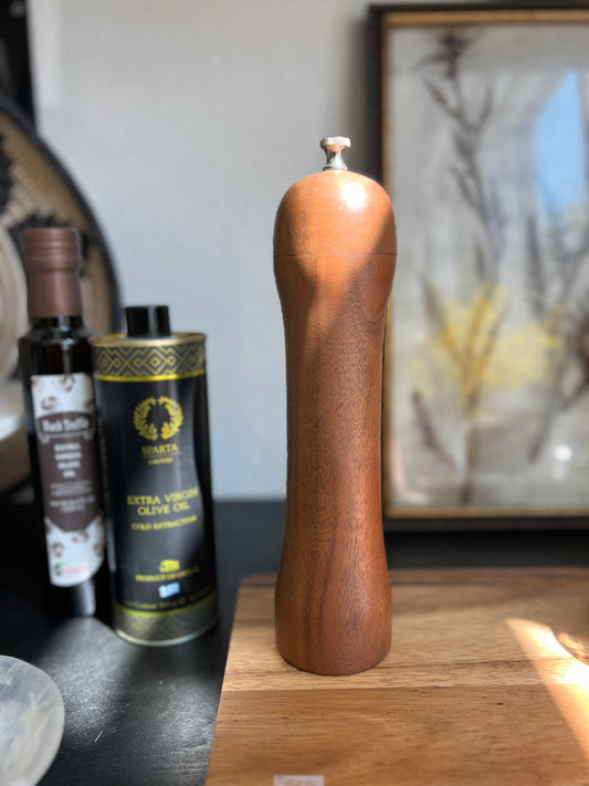 Walnut Pepper Grinder