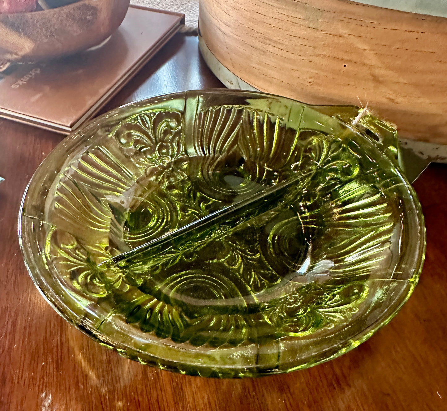 Vintage Avocado Green Diamond Shaped Candy/Nut dish with Daisy Design