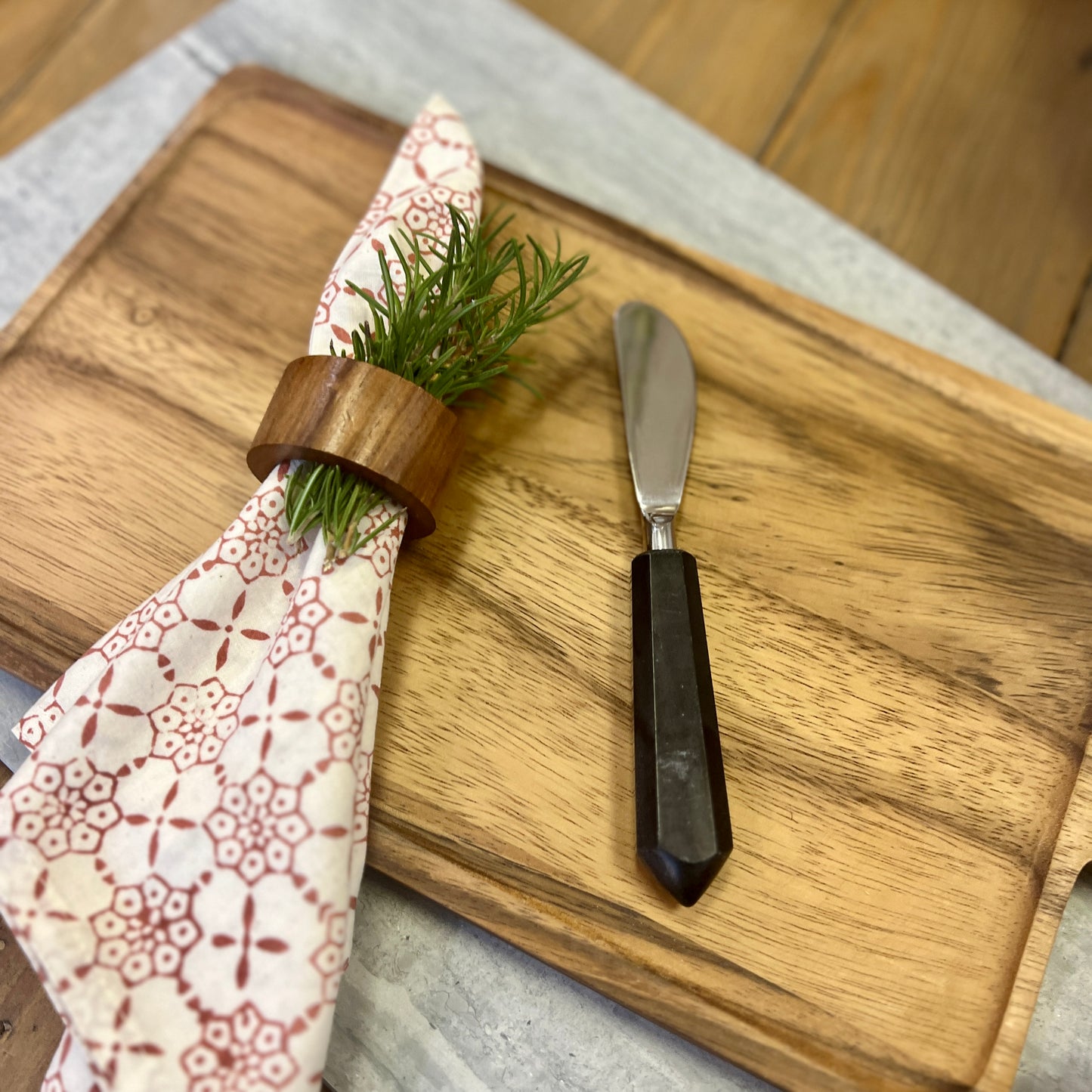 Natural finish Wood Charcuterie board - Rectangle